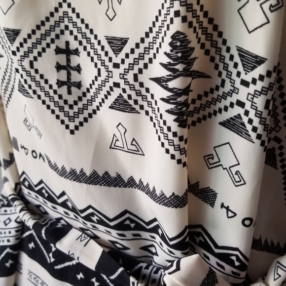 Poema Aztec Inspired Top - Picture 4 of 5